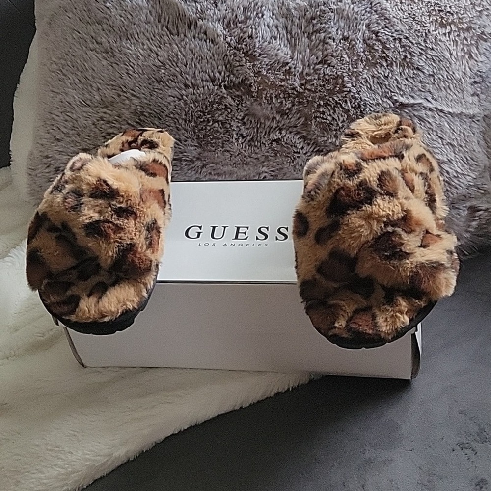 Guess faux fur slippers